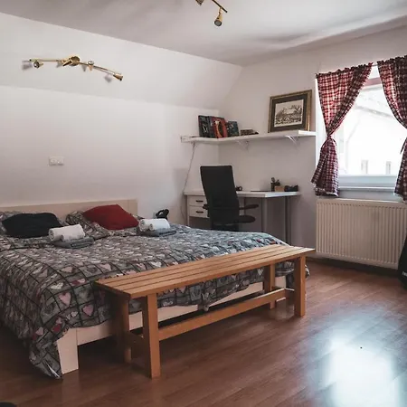 Ucni Ranc, منزل للإقامة